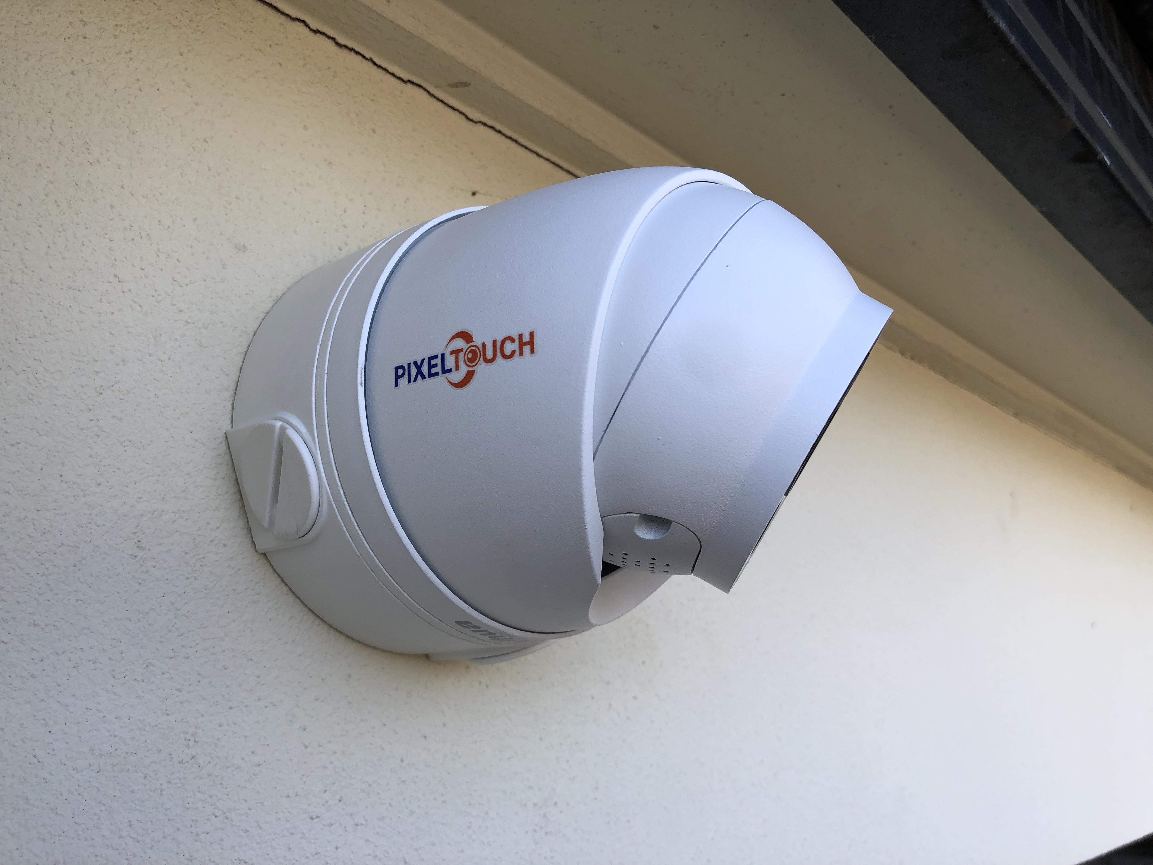 Dahua mini turret on Gongcha store column