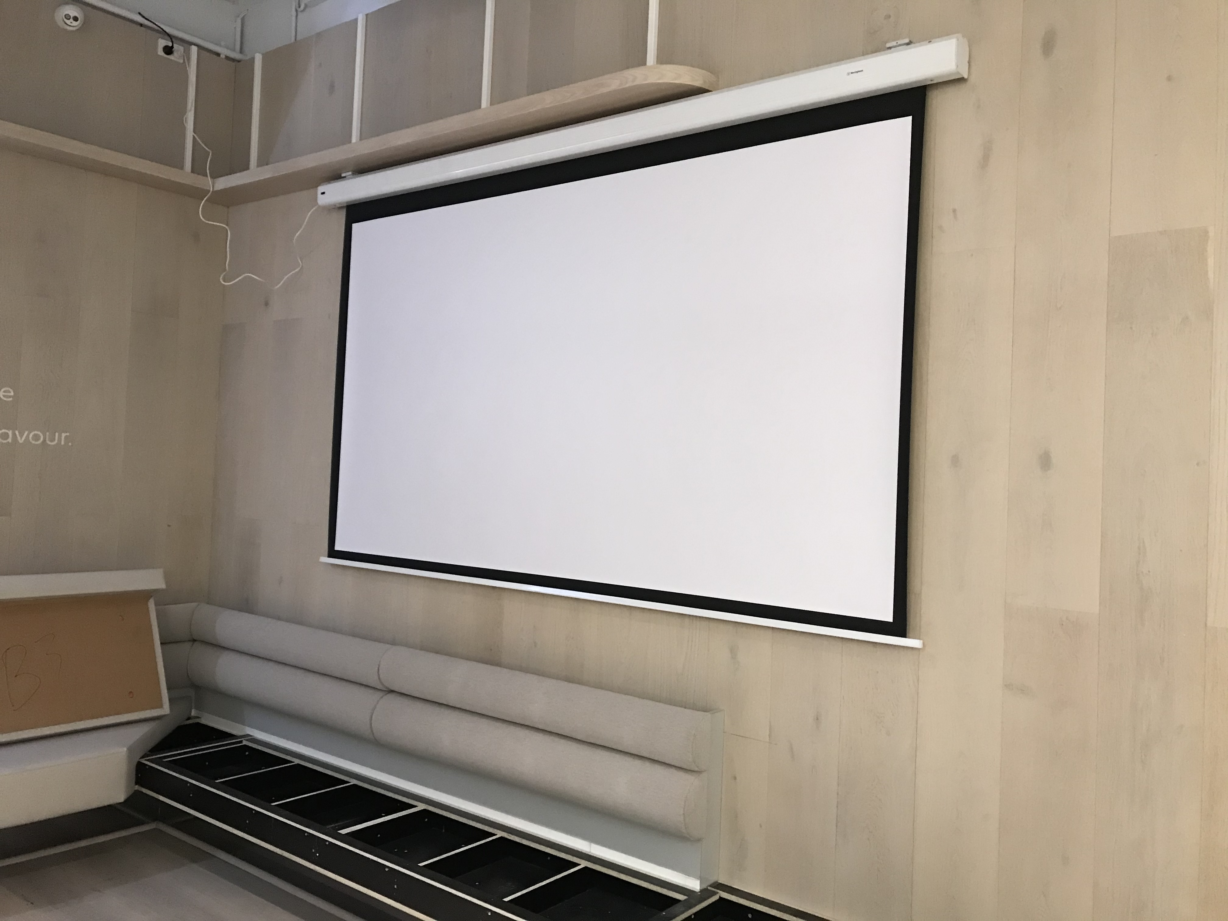 Electric Projection Screen